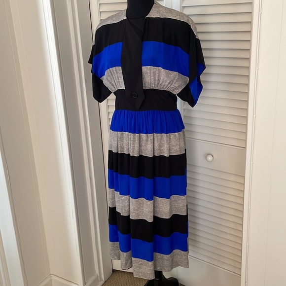 Albert Nipon Dresses & Skirts - Vintage Albert Nipon Royal Blue,Black Silk Dress